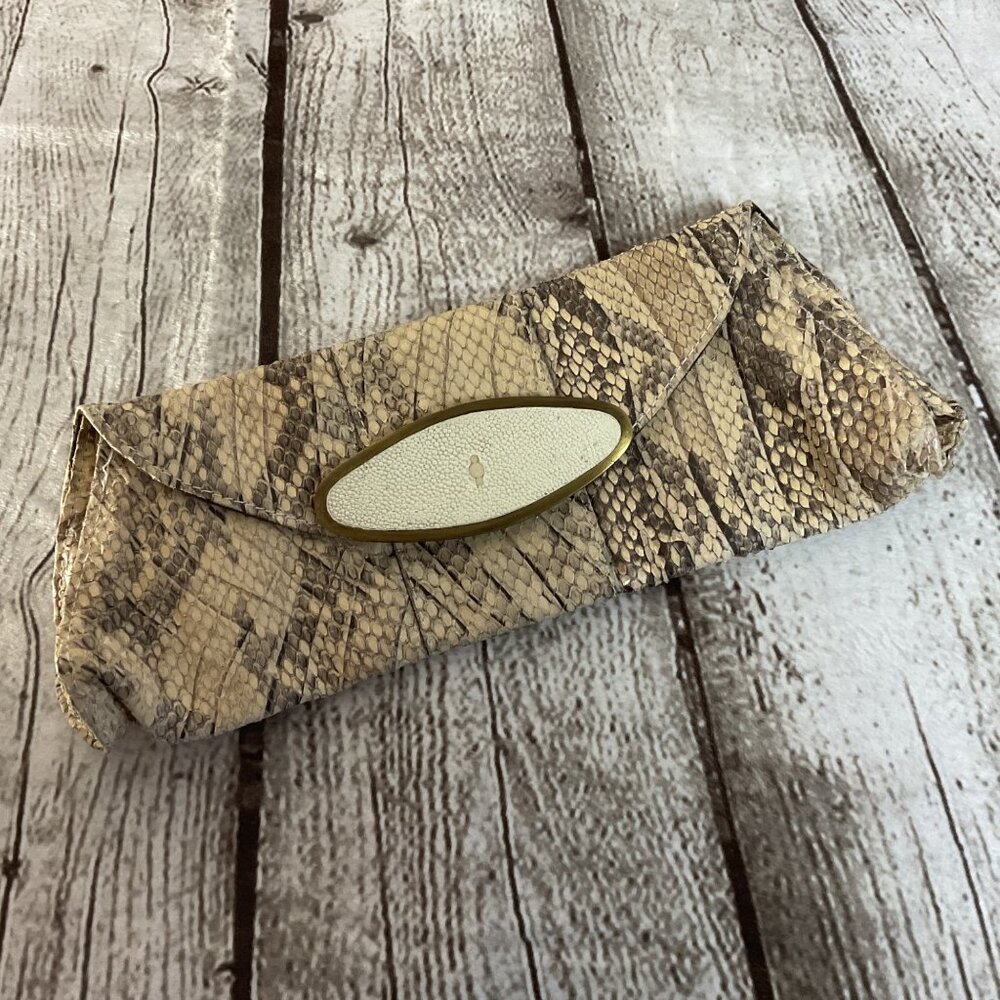 Vintage R&Y Augousti Genuine Snakeskin Clutch Stringray Closure Unique Classy